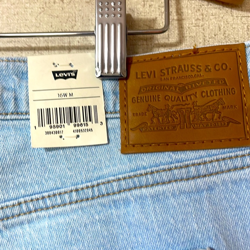 NEW Levi’s Ribcage Super High Rise Distressed Jeans - Picture 4 of 6